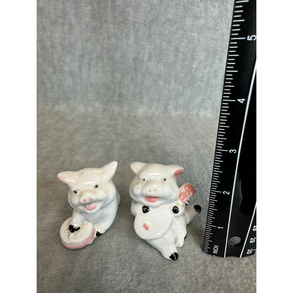 Vintage Ceramic‎ Pair of Pigs Figurines Cute Farm Animals Decor